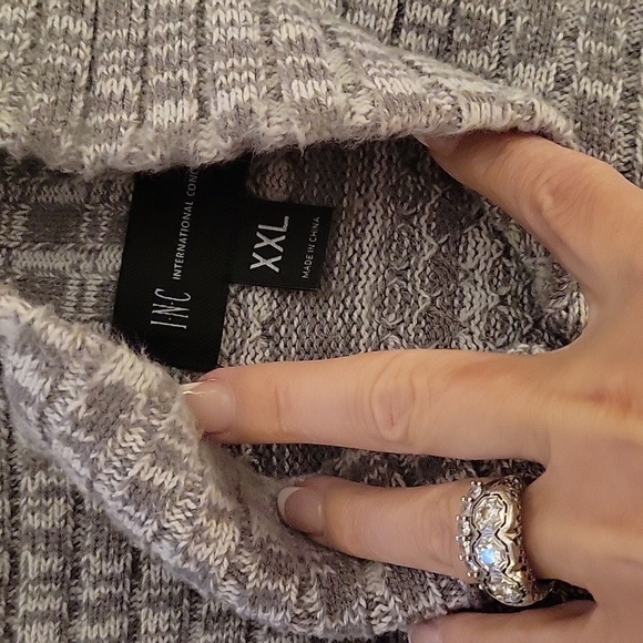 QUARTER ZIP APRES PULLOVER - Picture 9 of 10